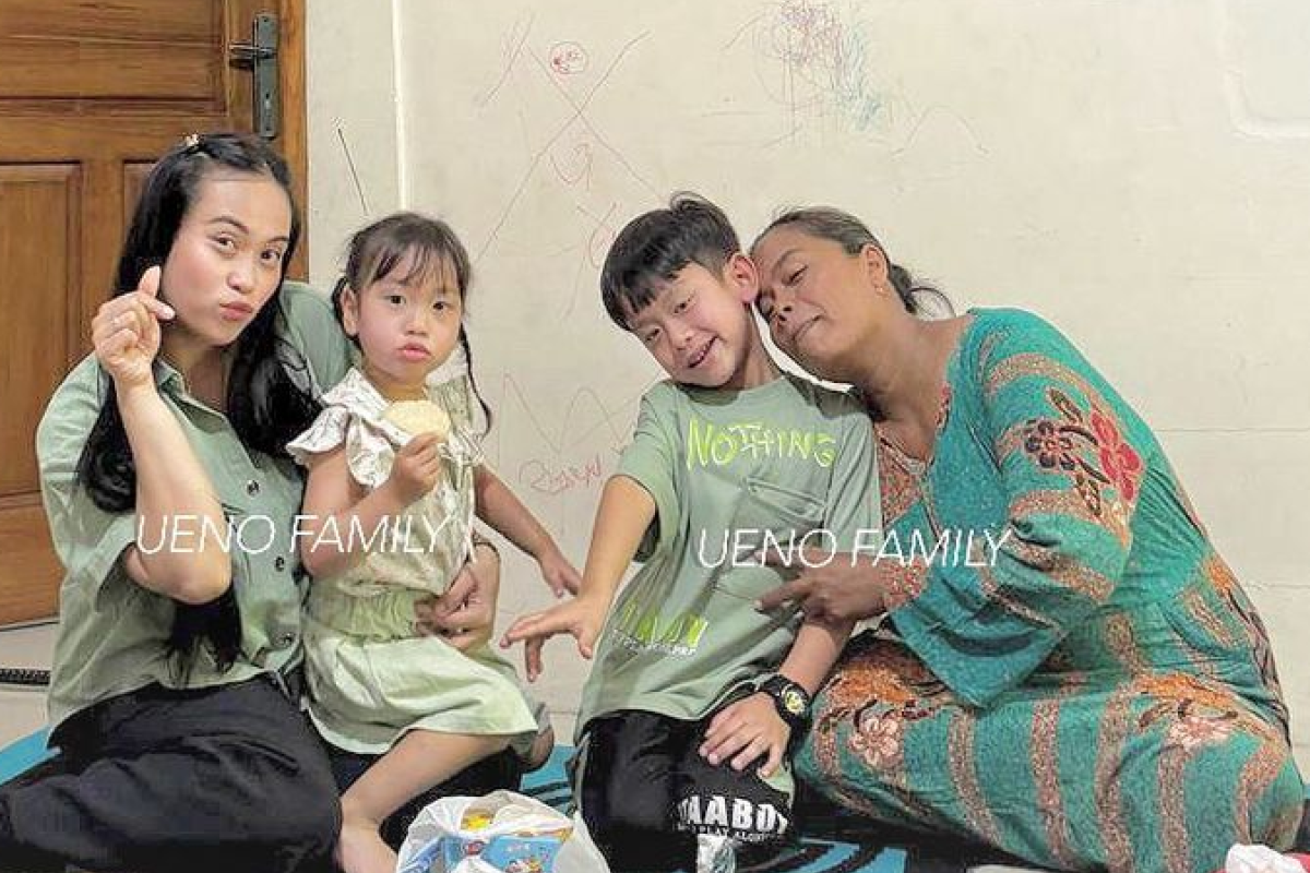 Potret Momen Mama Mega, Ritsuki dan Natsuki Bertemu dengan Lek Damis, Natizen: Dua Jendrel VOC Bertemu!