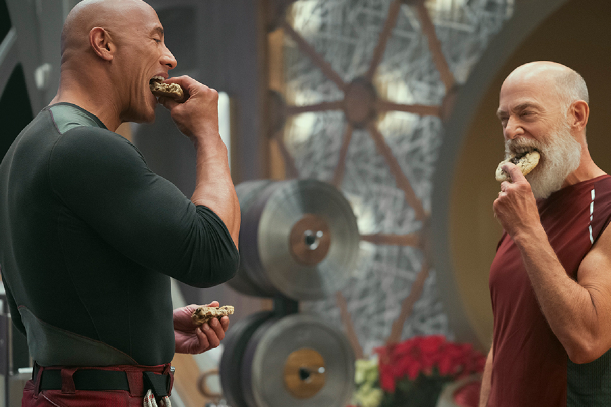 Ending Cerita Film Red One (2024) Dibintangi Chris Evans dan Dwayne Johnson dengan Plot Twist yang Tampilkan Karakter Sinterklas yang Macho jadi Set Up ke Musim Kedua