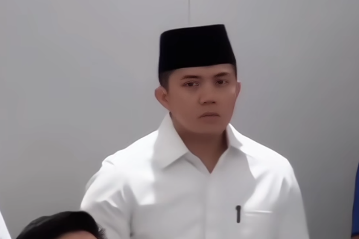 Terlihat Sedih saat Acara Bukber Bersama Partai PAN, Benarkah Mayor Teddy Kena Tegur Prabowo Subianto Akibat Tingkah Fansnya yang Kurang Beretika?