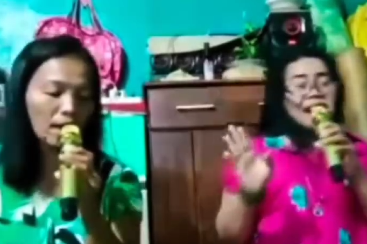 KEJAM! Detik-Detik Mencekam Agus Pria Di sergai Tikam Istrinya saat Sedang Live Karaoke di FB