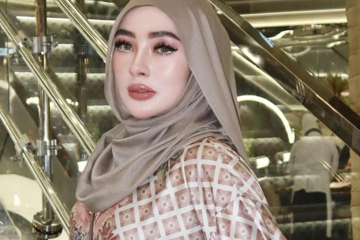 Profil Biodata Shella Saukia Selebgram Sekaligus Pemilik SS Travel yang Diduga Memberangkatkan Isa Zega Umroh, Lengkap dari Umur, Agama dan Akun Instagram