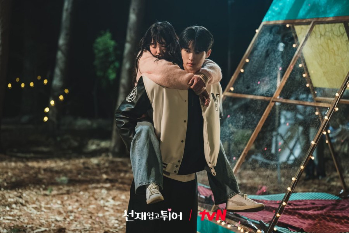 Link Nonton Lovely Runner Episode 10 Sub Indo Hari Ini Selasa 7 Mei 2024 Bukan di LK21 Tapi TVING: Im Sol Berpindah Waktu dan Kembali Selamatkan Ryu Seon Jae