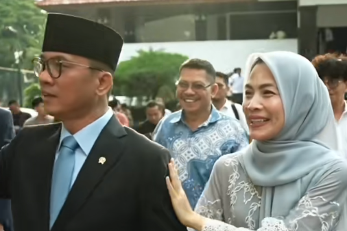 Profil Biodata Ratu Rachmatuzakiyah Istri Menteri PDT Yandri Susanto Sekaligus Cabup Serang yang Viral Lengkap: Umur, Agama dan Akun IG