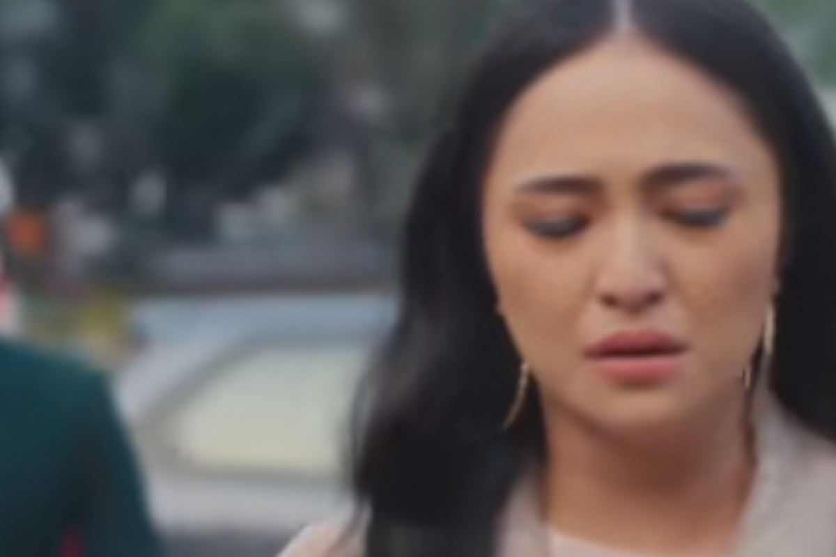 Nonton Download Series Jangan Salahkan Aku Selingkuh Episode 3A di WeTV bukan LK21: Lisa Takut Dimas Akan Berpaling pada Anna