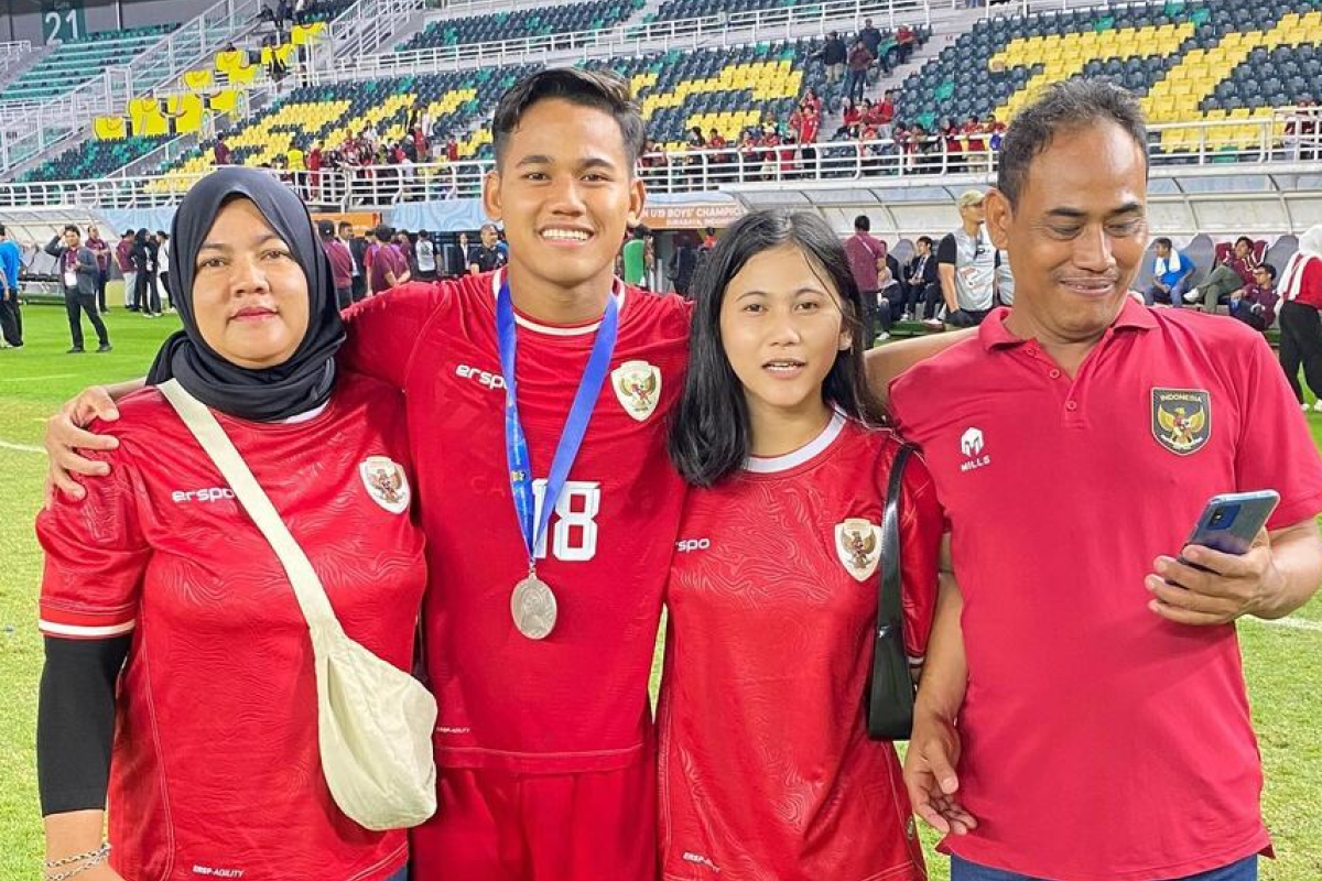 Toni Firmansyah Anak Siapa? Inilah Biodata Pemain Timnas Indonesia U-19 yang Diberi Sanksi Persebaya Karena Mangkir Latihan, Benarkah Bukan Orang Sembarangan?