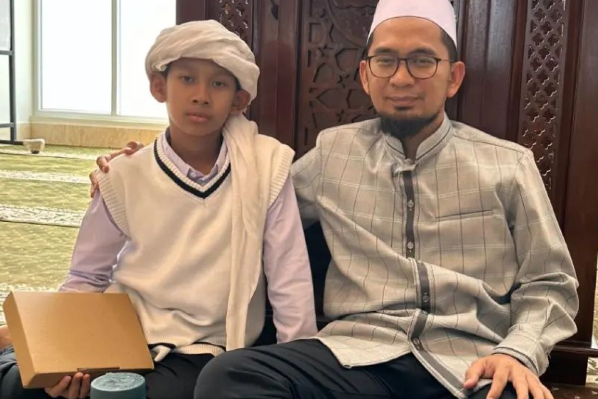 Apa Pekerjaan Mbak Lir? Intip Profil Istri Ustadz Adi Hidayat Ulama yang Diduga Bakal Gantikan Gus Mifta Sebagai Utusan Khusus Presiden, Gak Kalah Mentereng dari Suami