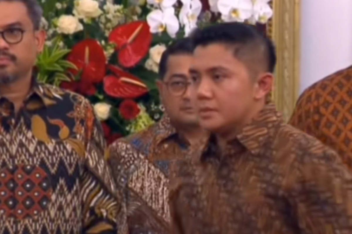 Apa Alasan Mayor Teddy Tak Perlu Pensiun Dini dari TNI Usai Ditunjuk Prabowo Subianto Sebagai Sekretaris Kabinet Merah Putih? 