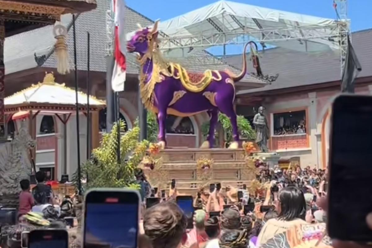 Siapa Istri dan Anak Tjokorda Bagus Santaka, Tokoh Keturunan Raja Ubud yang Meninggal Dunia Prosesi Pelabonnya Jadi Hiburan Bagi Wisatawan 