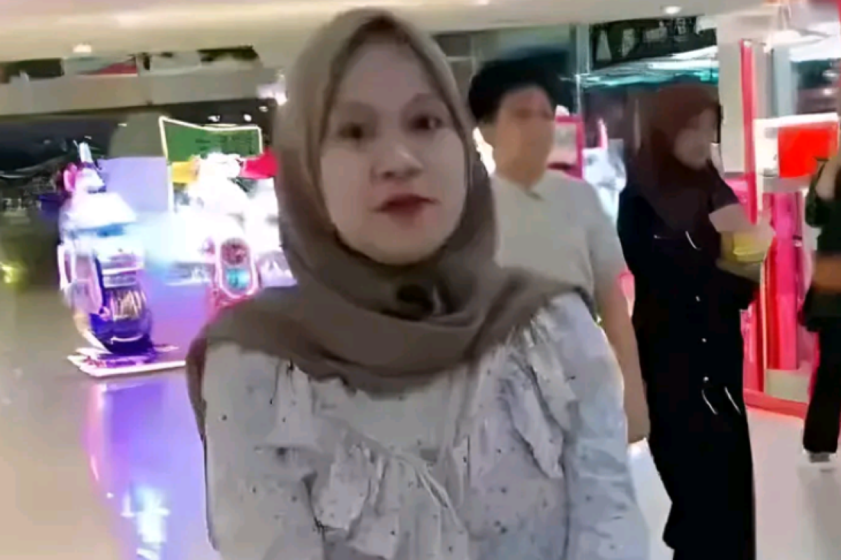 Siapa Mama Abhi? TikToker yang Bikin Video tak Mau Pakaikan Baju Bergambar Tokoh Kartun pada Anaknya, Kini Diajak Belanja Bareng Ria Ricis