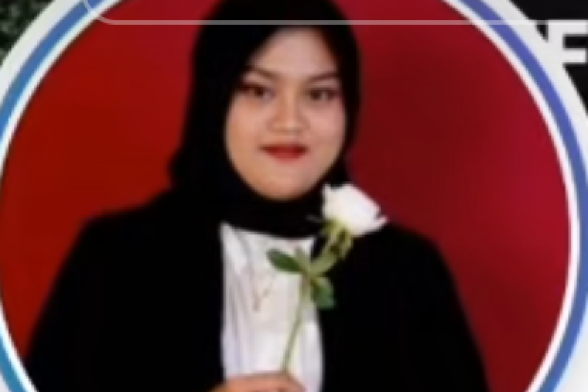 Tuffahati Ulayyah Anak Siapa? Inilah Biodata Presiden BEM FISIP Unair yang Kini Dibekukan Usai Pasang Karangan Bunga Satire, Benarkah Bukan Orang Sembarangan?