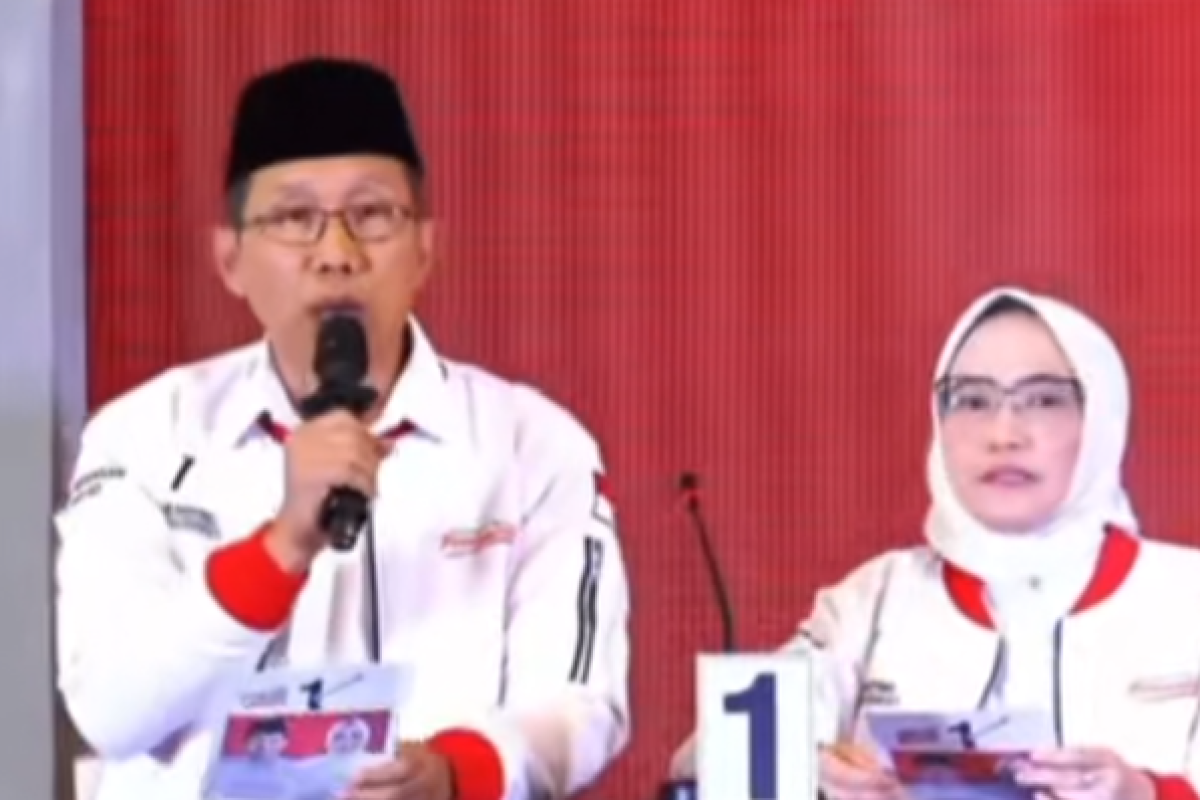 Siapa Suami dan Anak Farida Hidayati Cawagub Bojonegoro yang Diduga jadi Penyebab Ricuhnya Debat Perdana Pilkada Bersama Teguh Haryono, Bukan Orang Sembarangan?