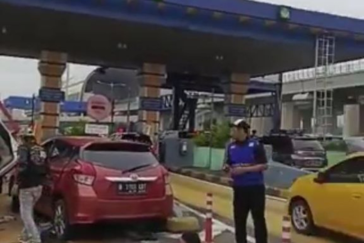 Siapa Identitas Sopir yang Jadi Penyebab Kecelakaan Beruntun Gerbang Tol Halim? Libatkan 7 Kendaraan Pribadi hingga Truk, Apakah Ada Korban Jiwa?