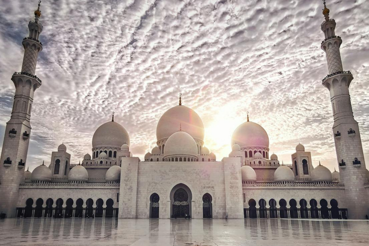 Ternyata Sholat di Masjid Hukumnya Tidak Wajib, Ini Penjelasan Buya Yahya