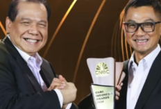 Ukir Hattrick! Dirut PLN Darmawan Prasodjo Dinobatkan jadi CEO Pof The Year 2024